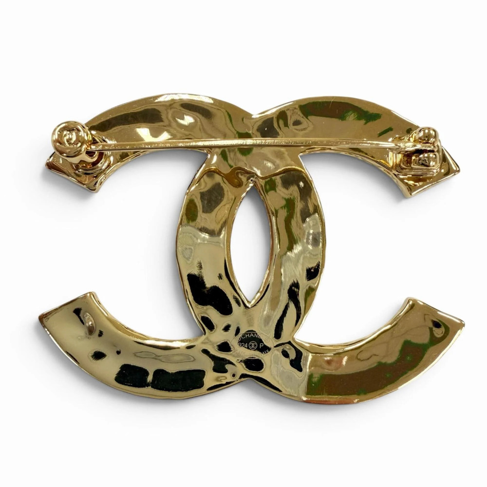 CHANEL Black Logo Brooch - Picture 3 of 6